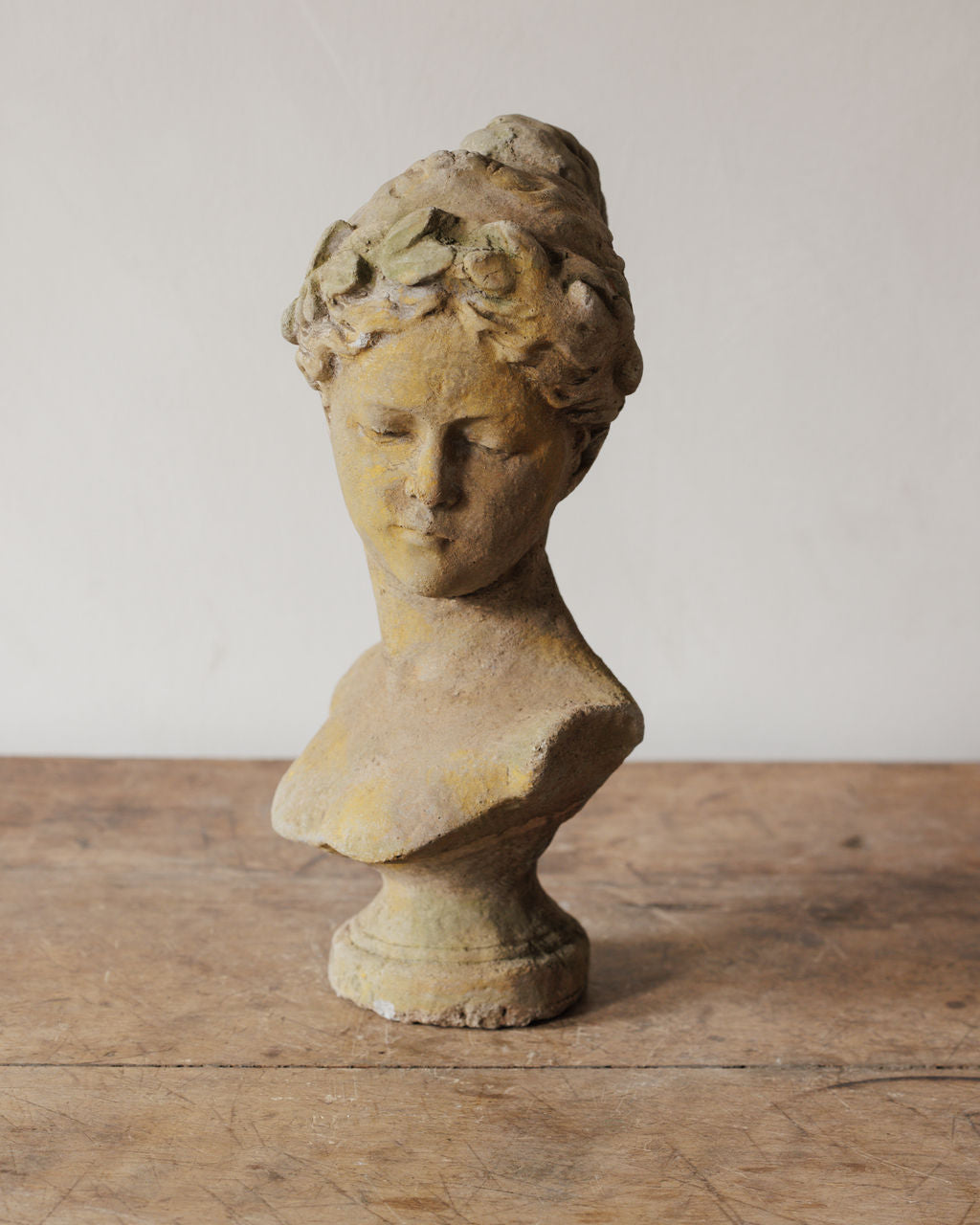 Mademoiselle Bust