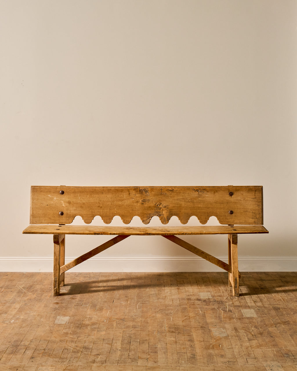 Spanish Scallop Bench