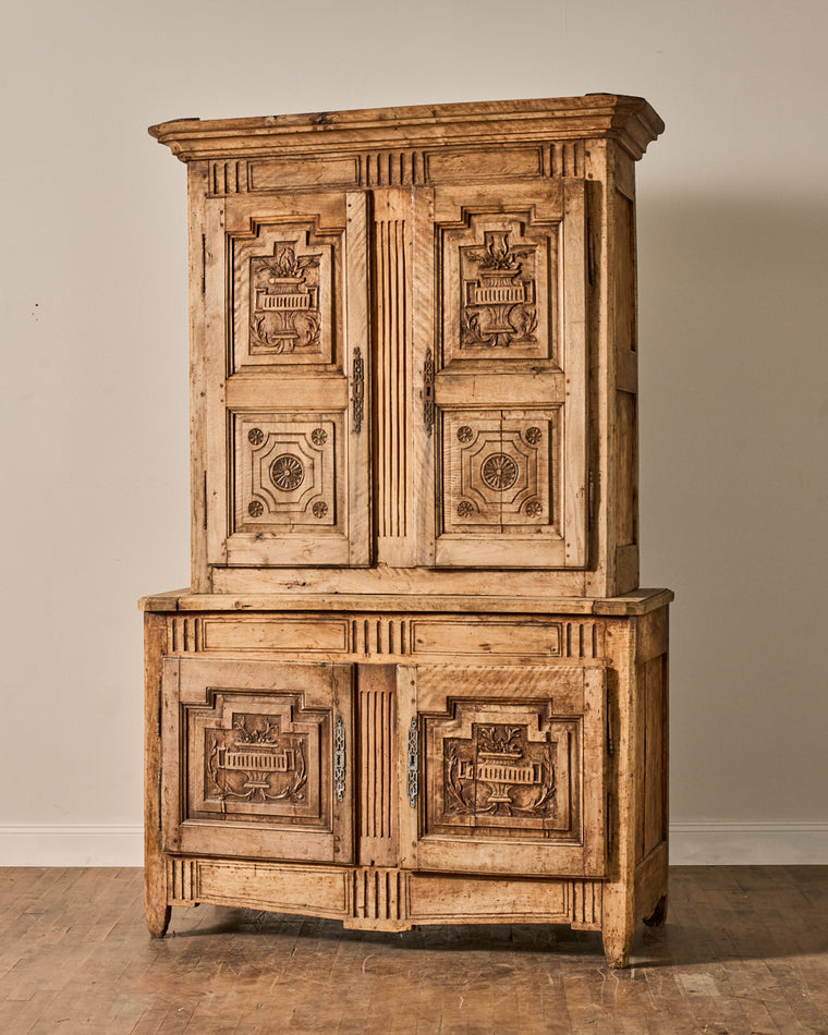 18th c. Oak Cupboard