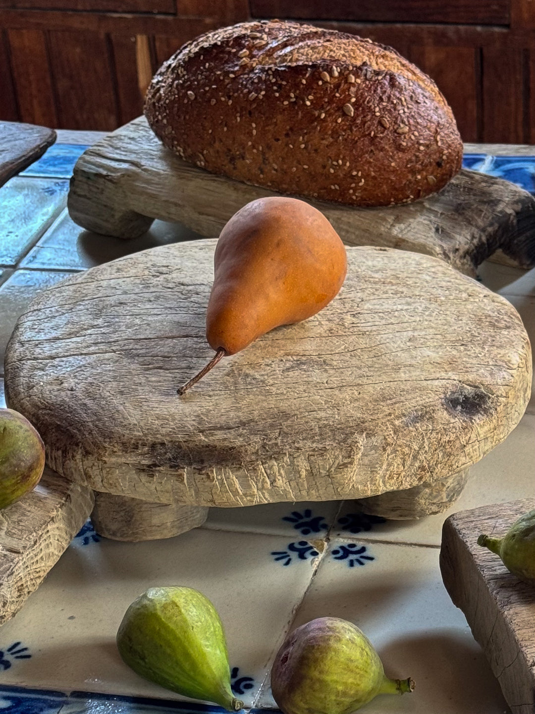 Footed Round Chapati Board