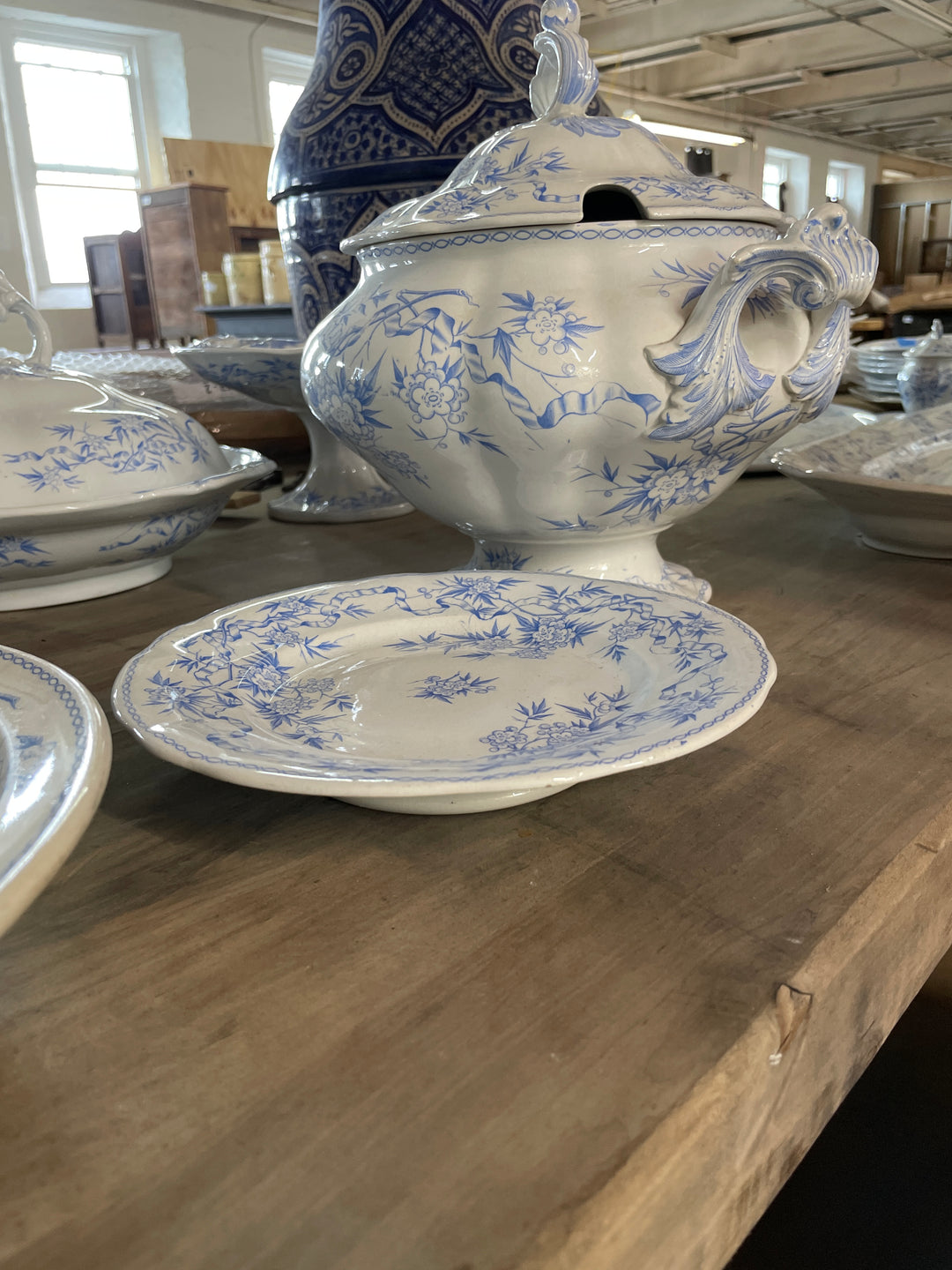 Epine U & C Small Pedestal Blue & White Plate
