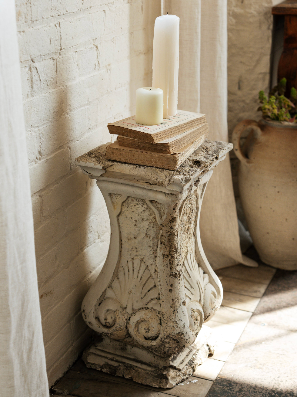 Shell Pedestal