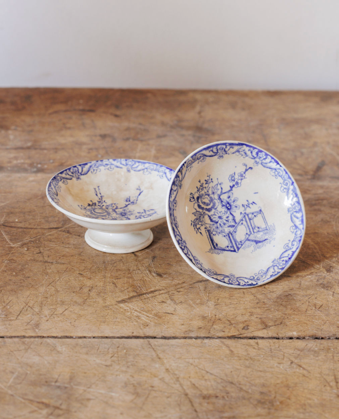 Delft Pedestal Dish