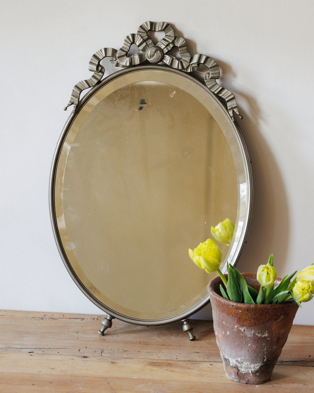 The Bow Mirror