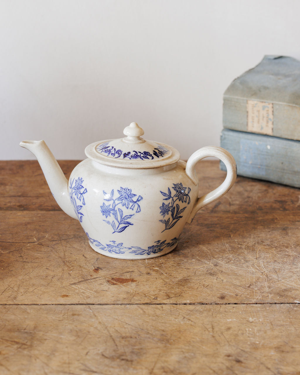Saint Uze Teapot
