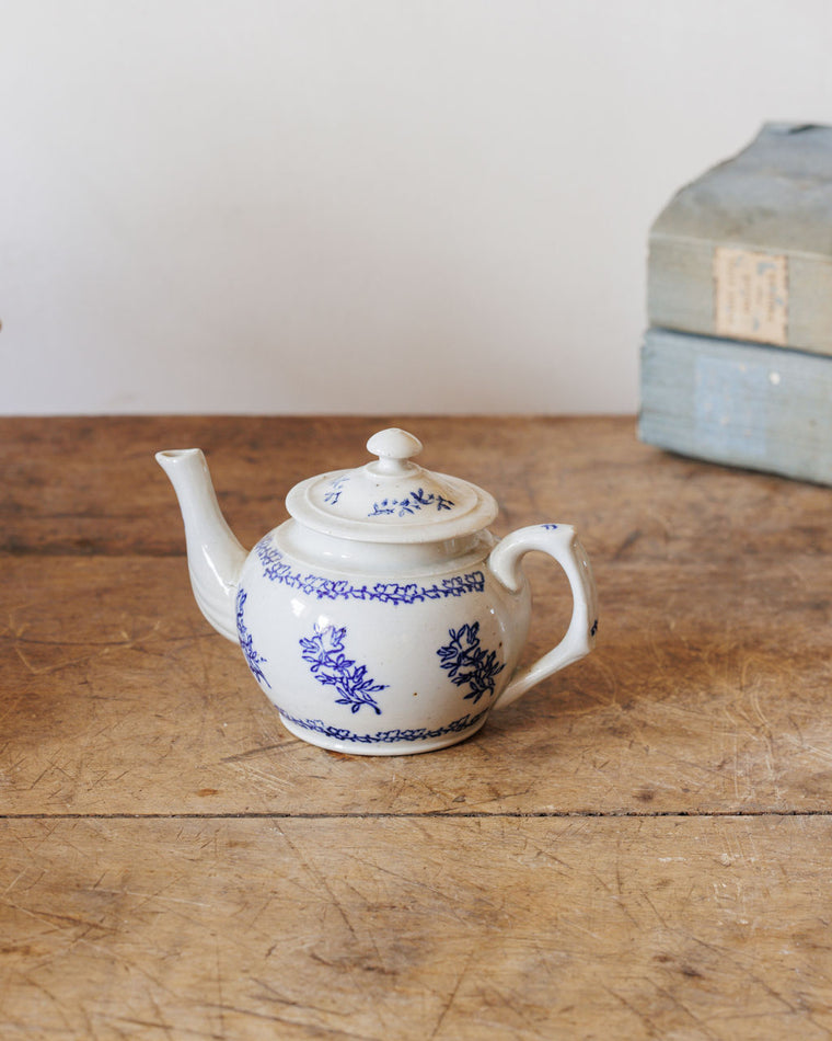 Saint Uze Teapot