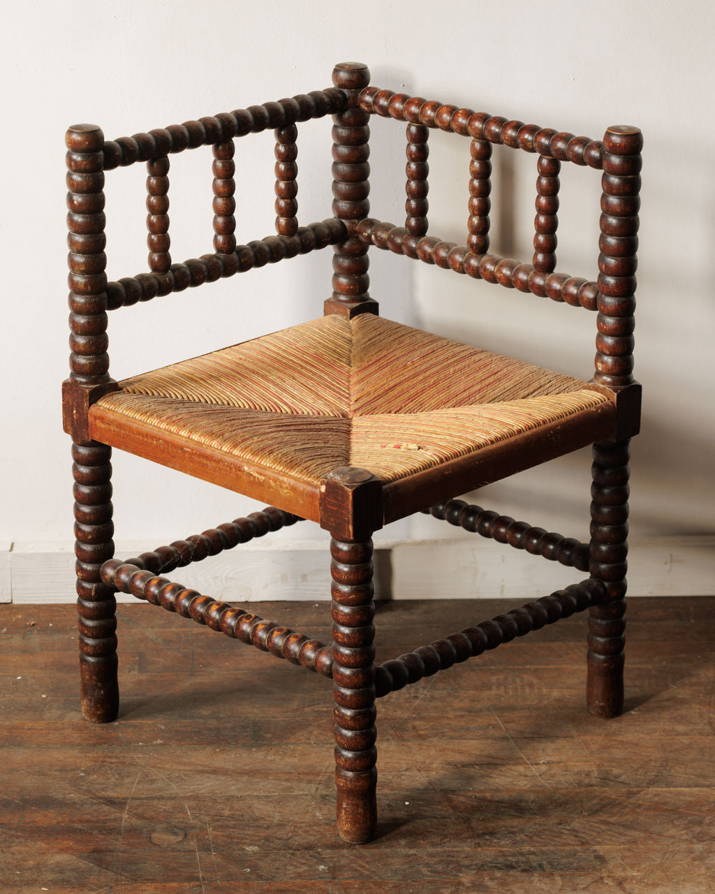 Bobbin Corner Chair