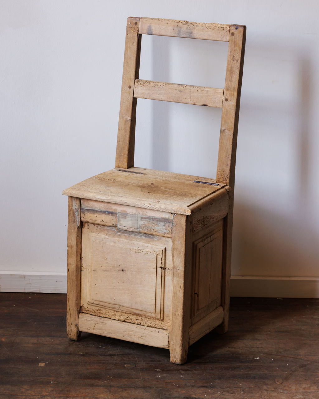 Salt Box Chair