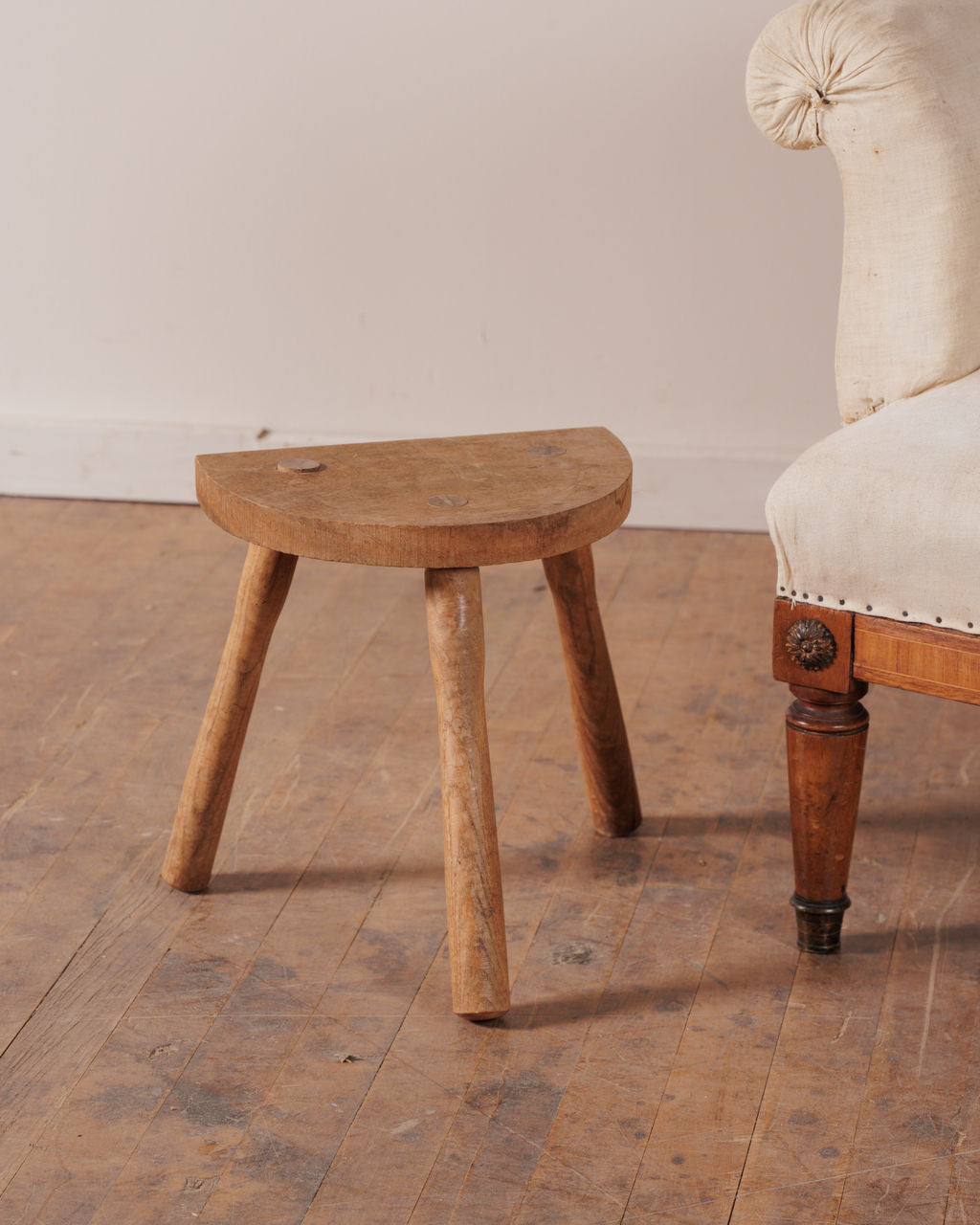 Demi Lune Milking Stool