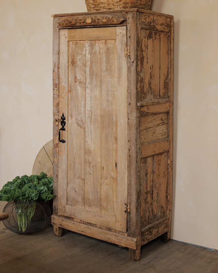 19th c. Oak Cupboard