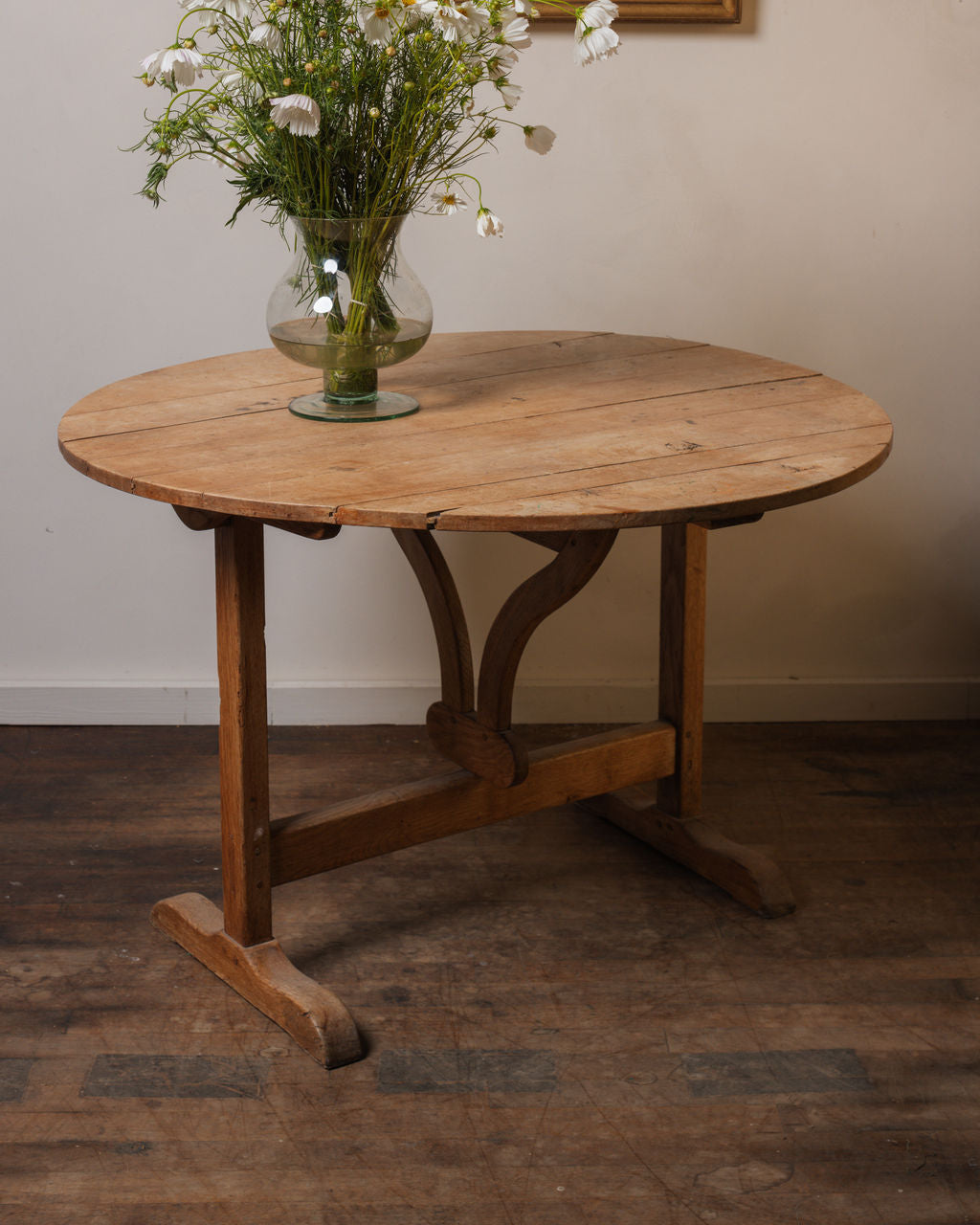 Lemon Tree Winetasting Table