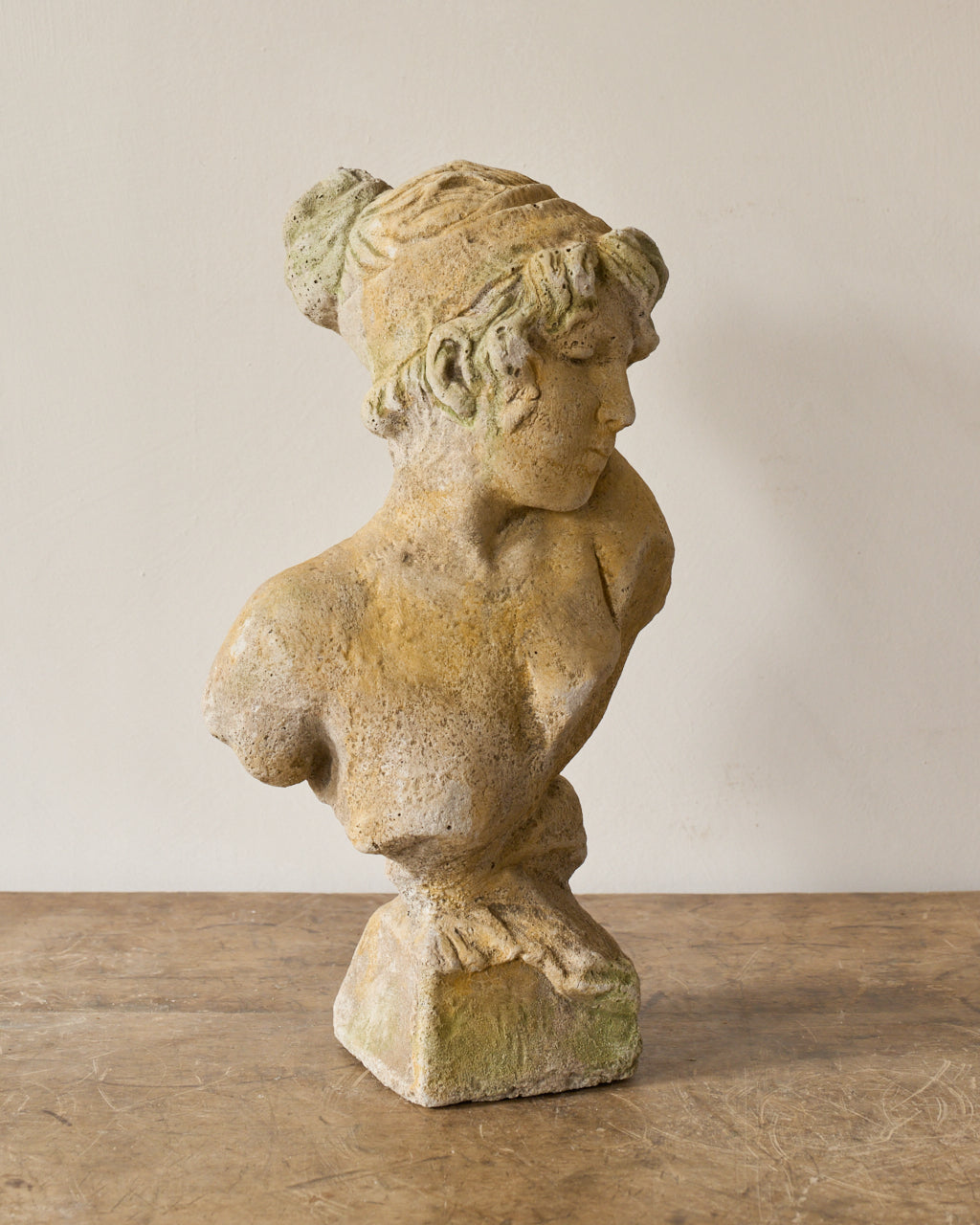 Mademoiselle Bust