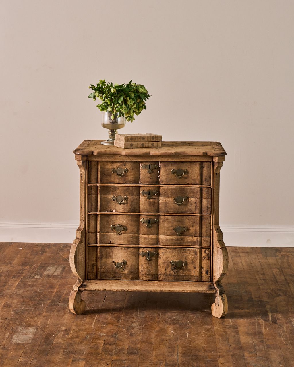 18th c. Dutch Commode