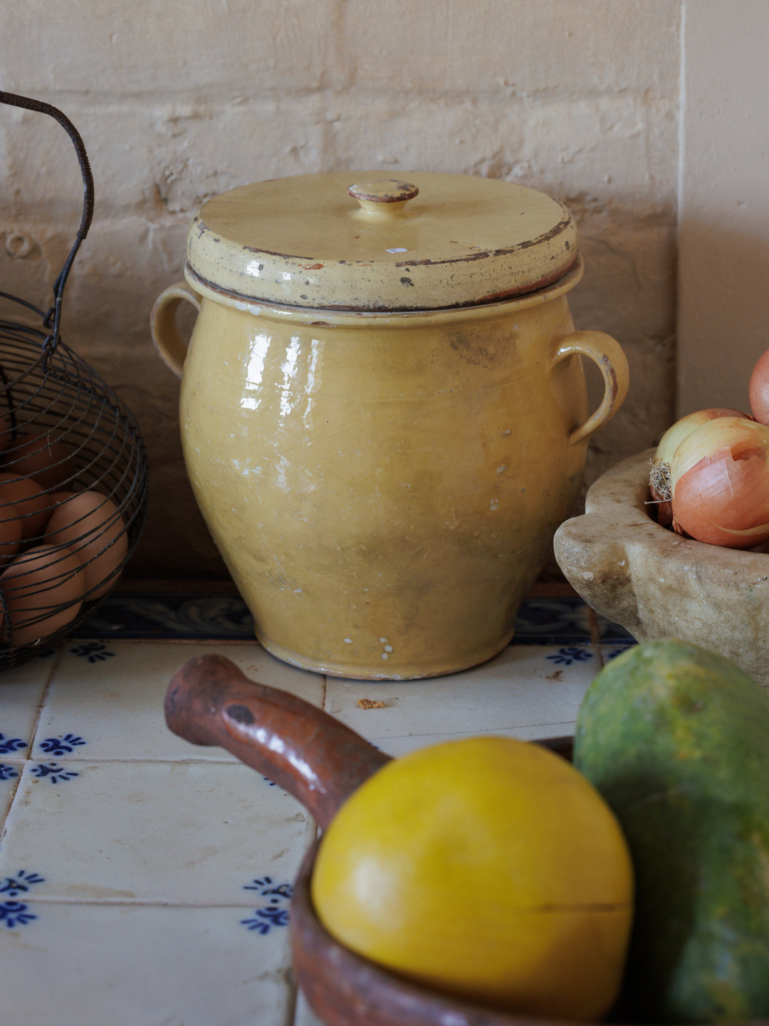 Curved Savoie Pot with Lid