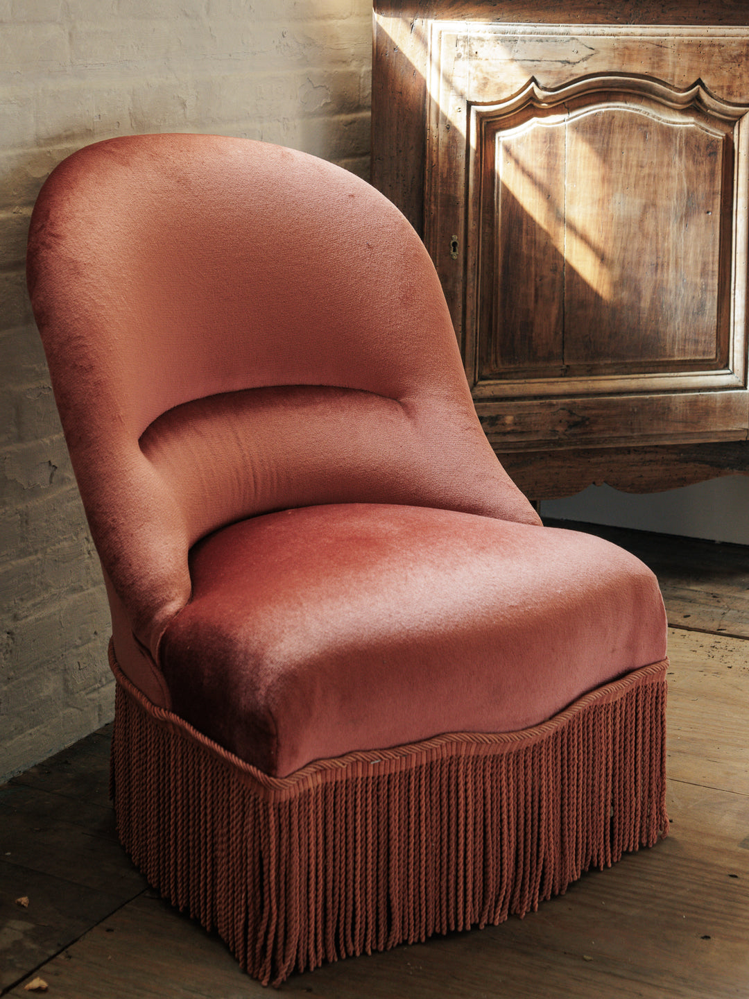 Napoleon Pink Velvet Toad Chair